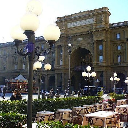 Hostel Veronique Florence Luaran gambar