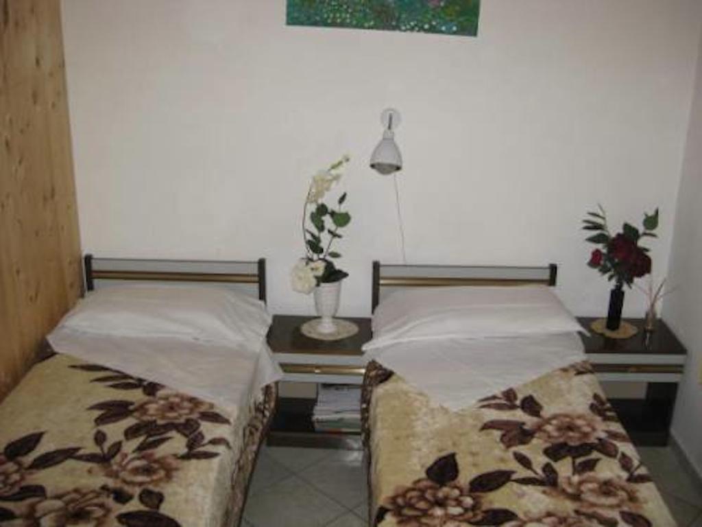 Hostel Veronique Florence Bilik gambar