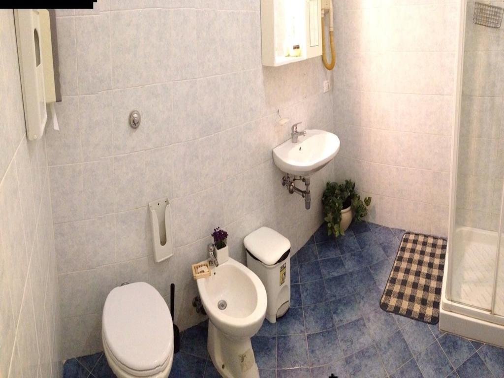 Hostel Veronique Florence Bilik gambar