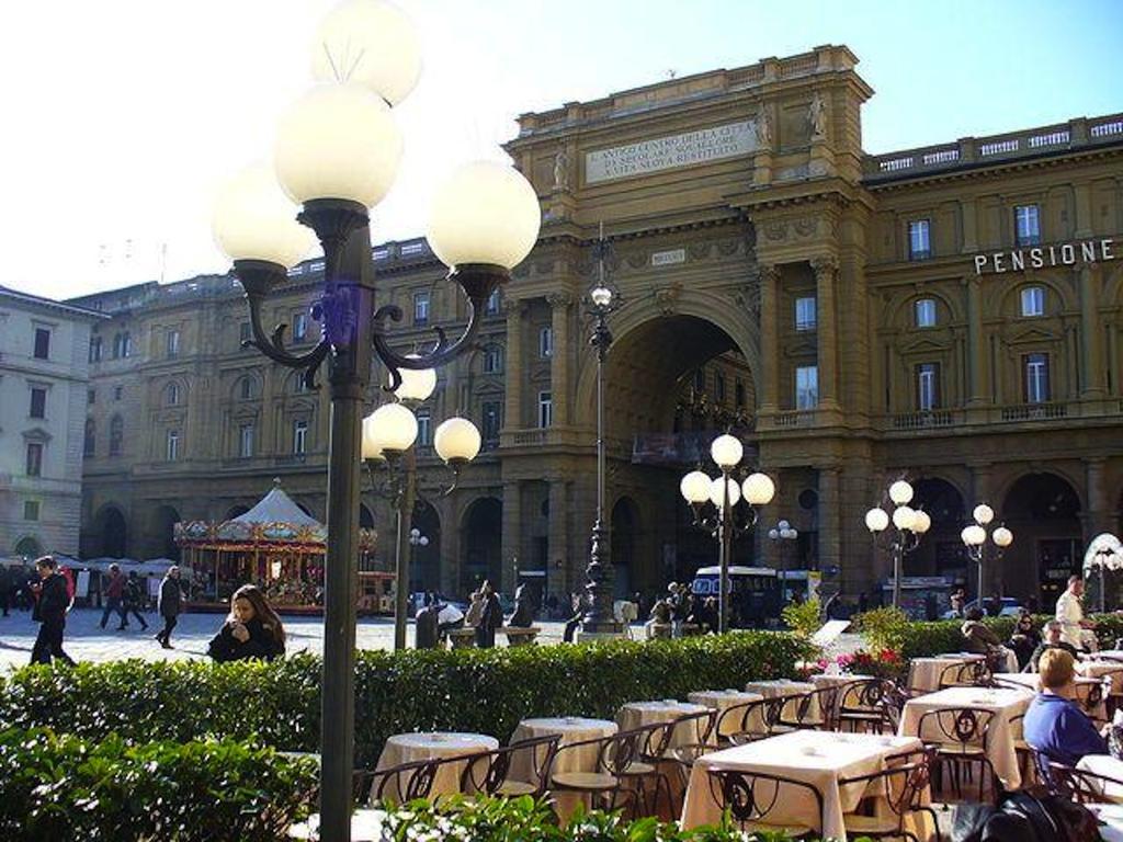Hostel Veronique Florence Luaran gambar
