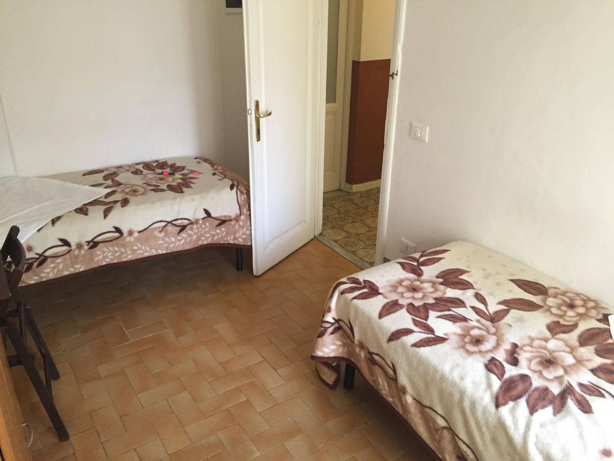 Hostel Veronique Florence Luaran gambar