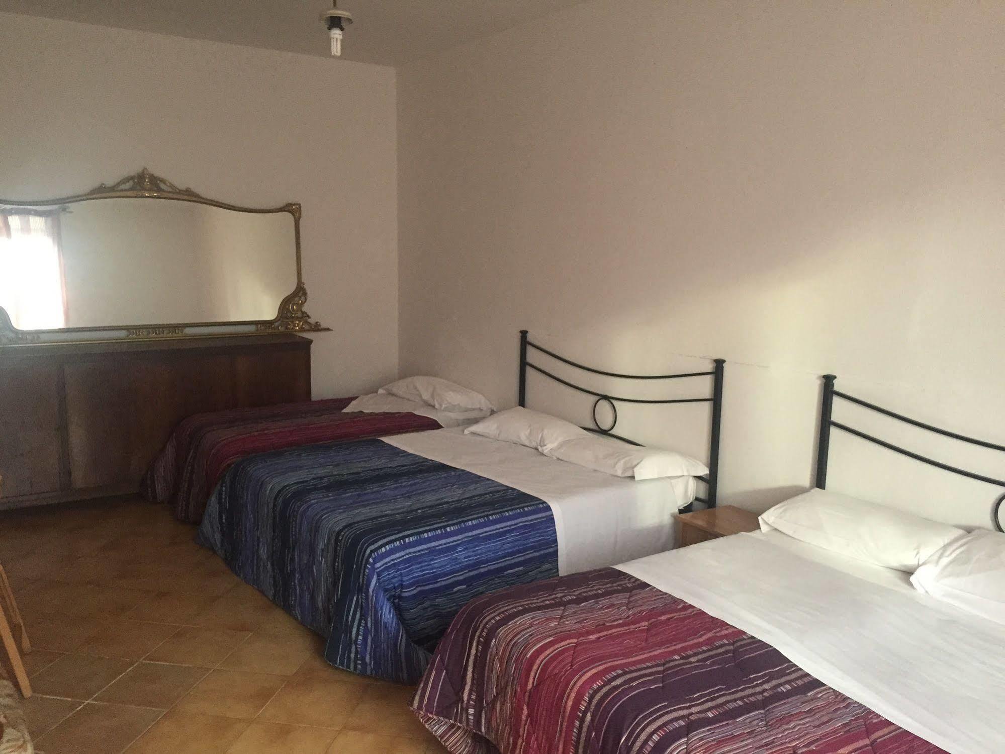 Hostel Veronique Florence Luaran gambar