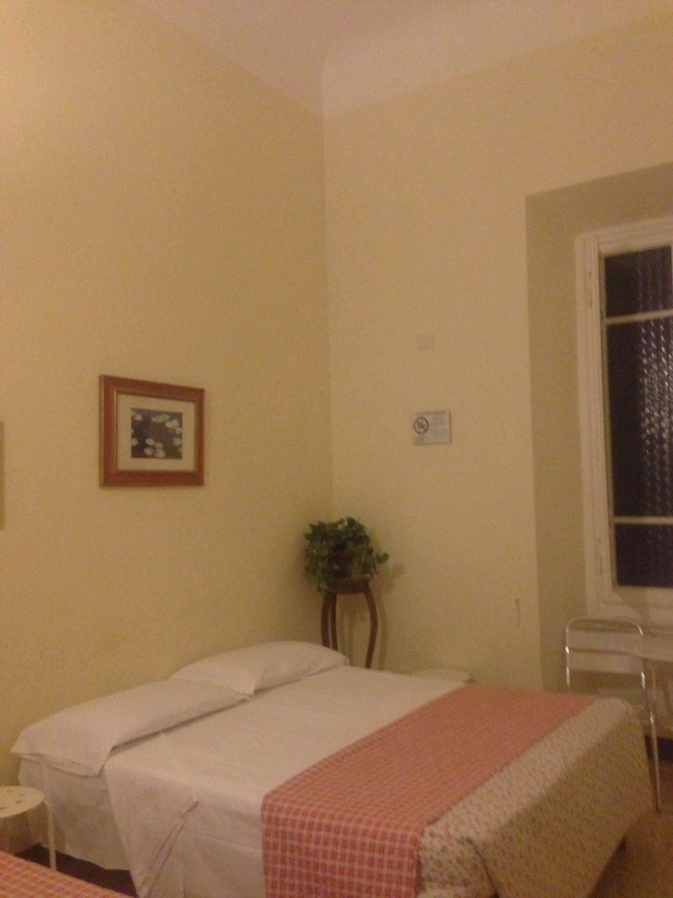 Hostel Veronique Florence Luaran gambar
